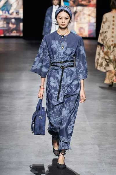 Look 28